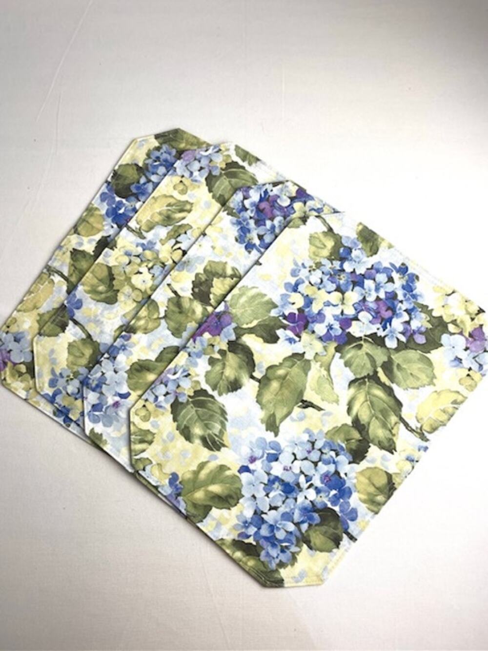 Set of 4 Hydrangea Floral Fabric Placemats Blue Purple Cottagecore 19x13